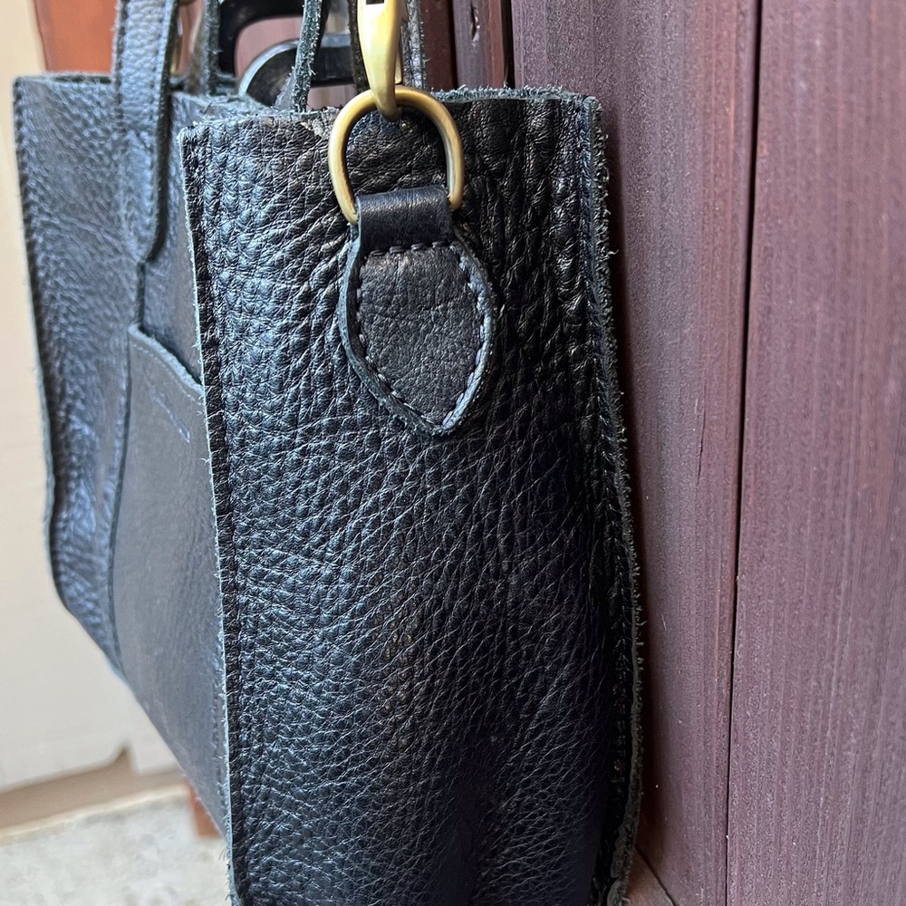 Portland Leather Goods, Lola, Tote Bag, Black Pebbled Leather w/magnetic closure - Picture 8 of 15